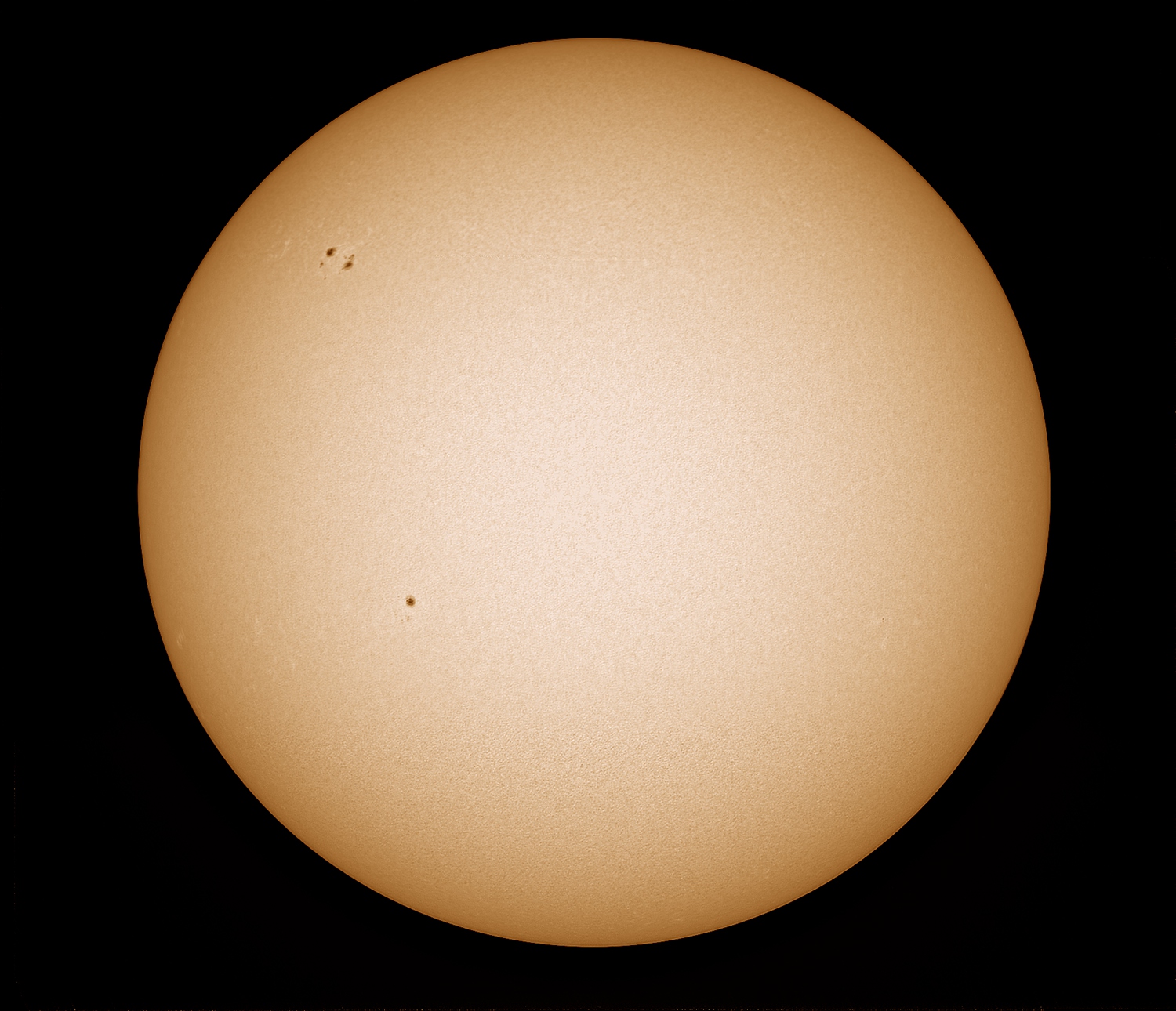 Sonne am 25.8.2021 Weißlicht mit AR 2860 und 2859 