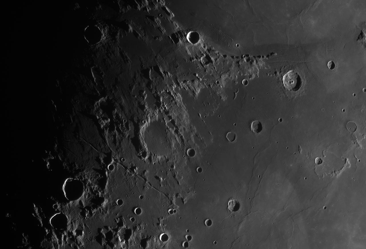 Mond - Krater Plinius  & Rima Ariadaeus 