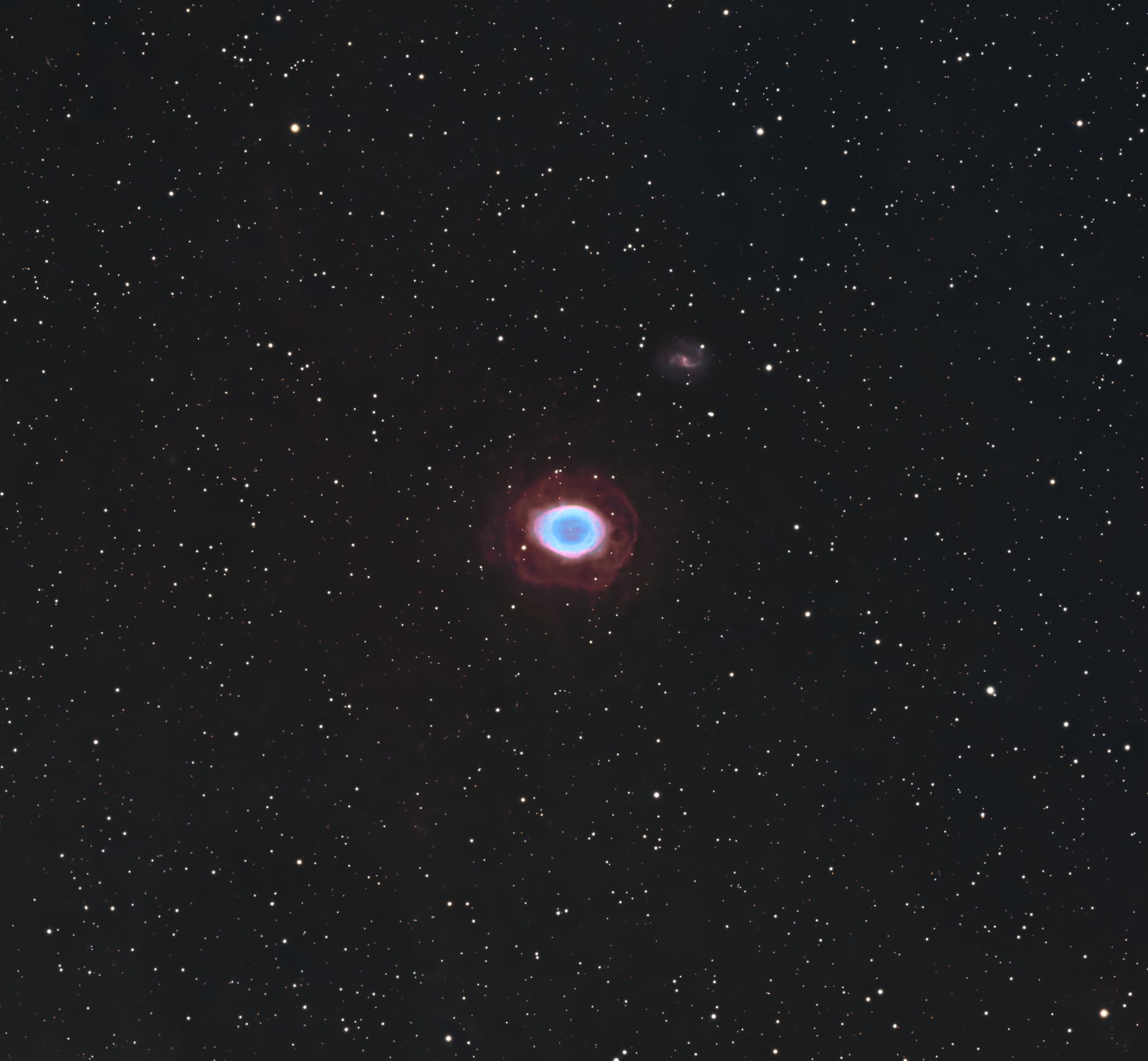 Mit H-Außenwolke M 57, IC 1296