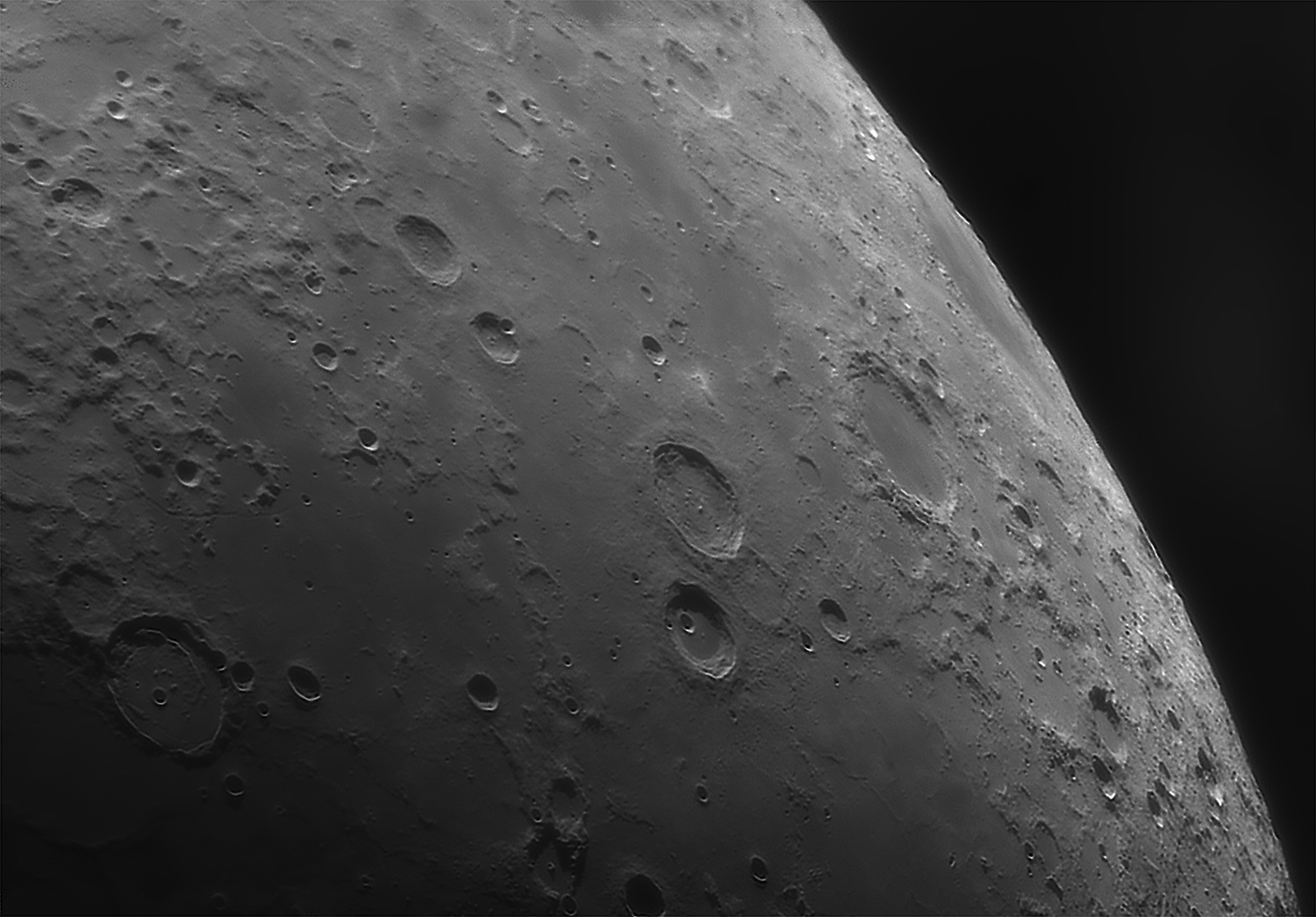 nordöstliches Mondgebiet um Posidonius, Herkules und Atlas 