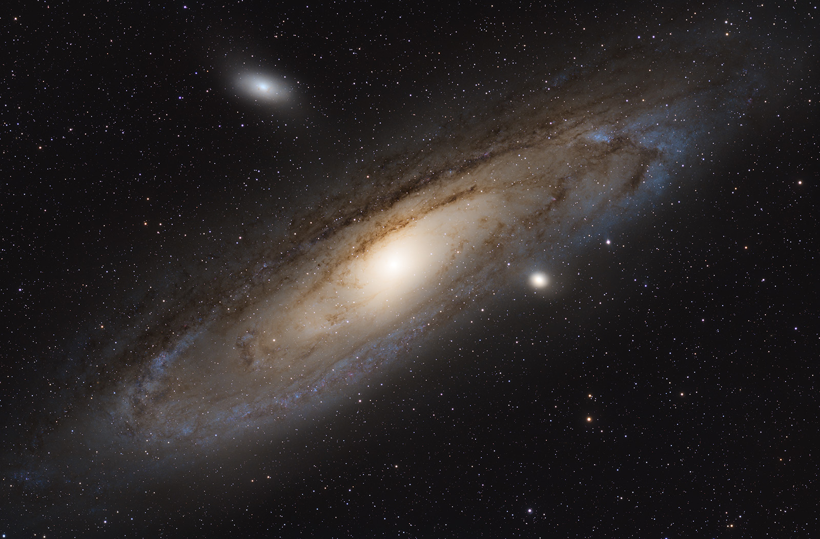 M31 - First light AP130 GTX M 31, M 32, M 110